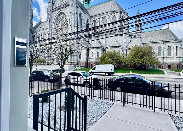 Grand Luxury 1Br Penthouse Near Newark Airport