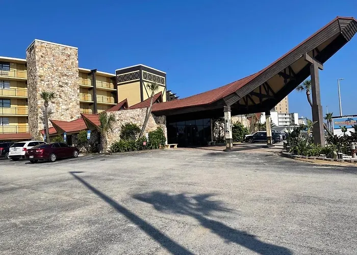 Renovated Beach Front Studio - Hawaiian Inn Resort
