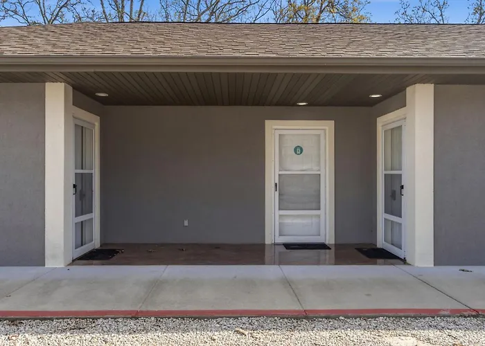 Quail Cove 6 - Lakefront Studio Boat Slip