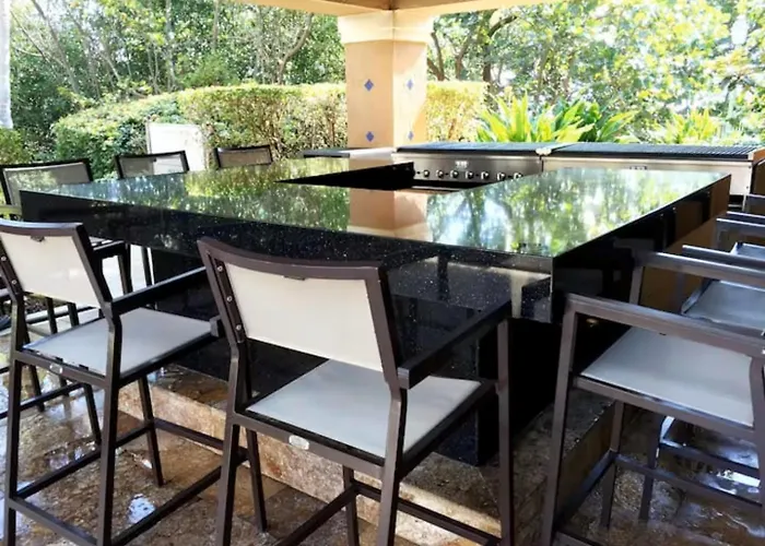 Newly Renovated Condo At The Yacht Club Aventura 1305