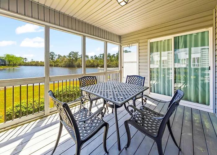 Lakefront Condo With Pools Gym & Hot Tub