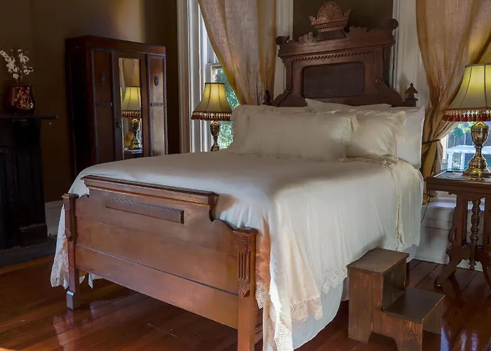 Baer House Inn