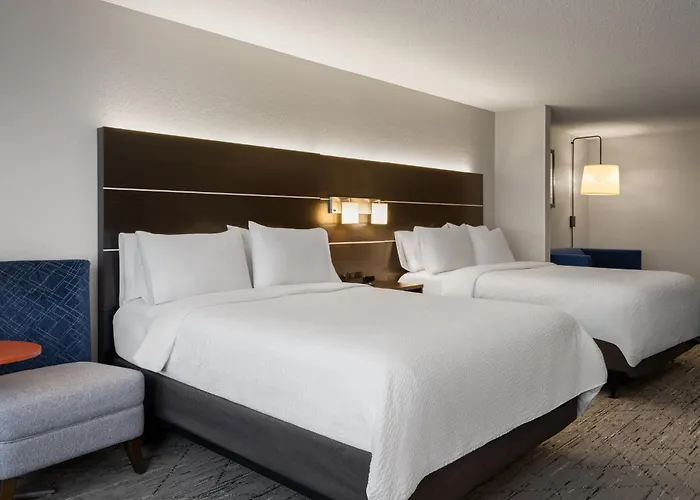 Holiday Inn Express Hotel & Suites Altoona-Des Moines By Ihg
