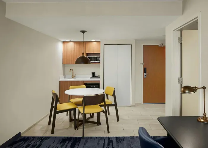 Fairfield Inn & Suites By Marriott Virginia Beach Oceanfront