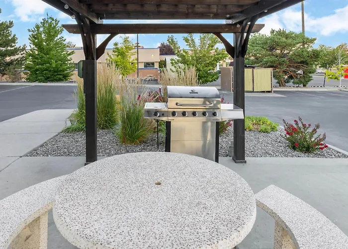 Best Western Plus The Four Corners Inn