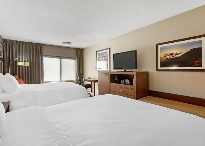 Best Western Plus Cottontree Inn
