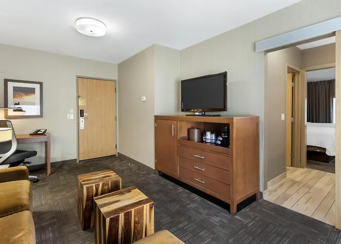 Best Western Plus Cottontree Inn