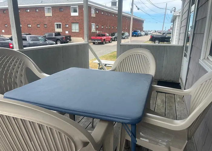 Sands By The Sea Motel