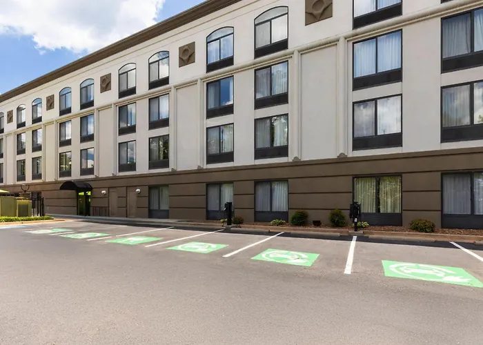 Wingate By Wyndham Little Rock