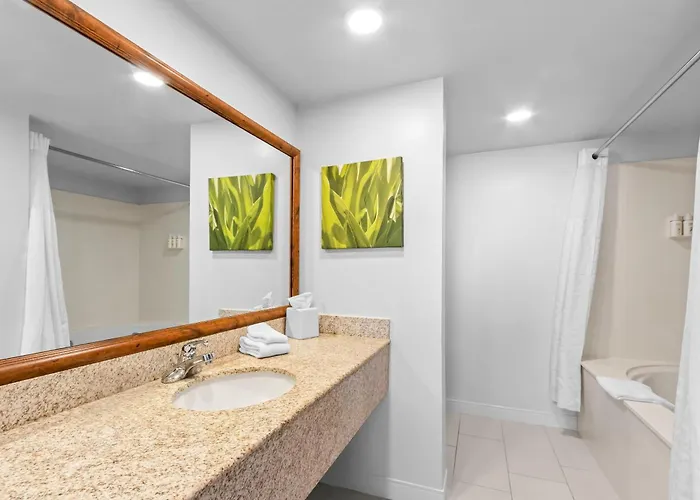 Red Lion Inn & Suites Goodyear Newly Renovated