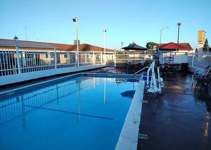 Holiday Motel Oakdale