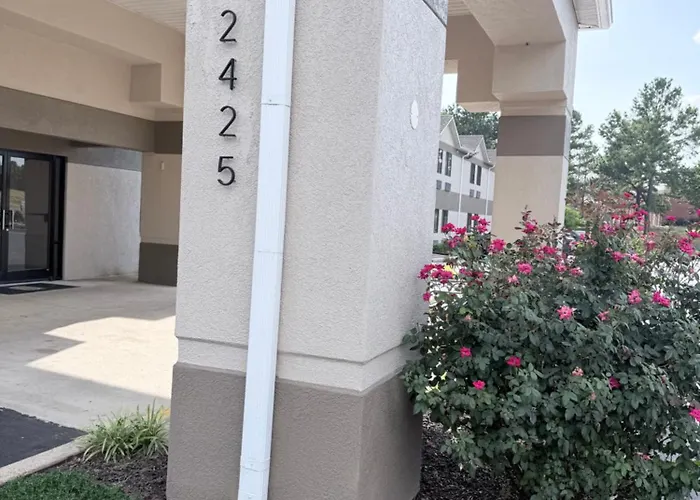 Harmony Hotel, Hernando