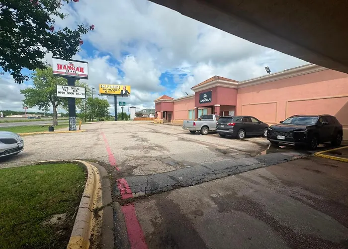 Express Inn & Suites Greensville Tx