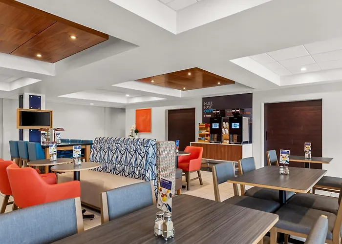 Holiday Inn Express & Suites Vandalia By Ihg