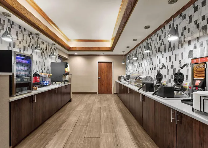 La Quinta By Wyndham Midwest City - Tinker Afb