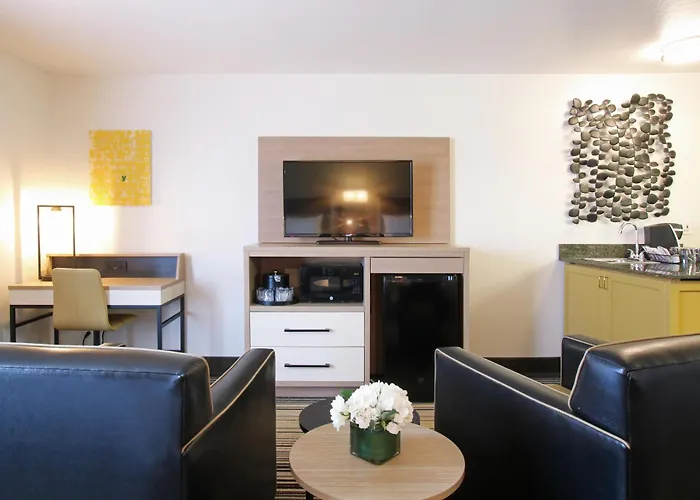 Oxford Suites Spokane Valley