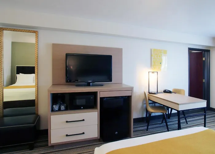Oxford Suites Spokane Valley