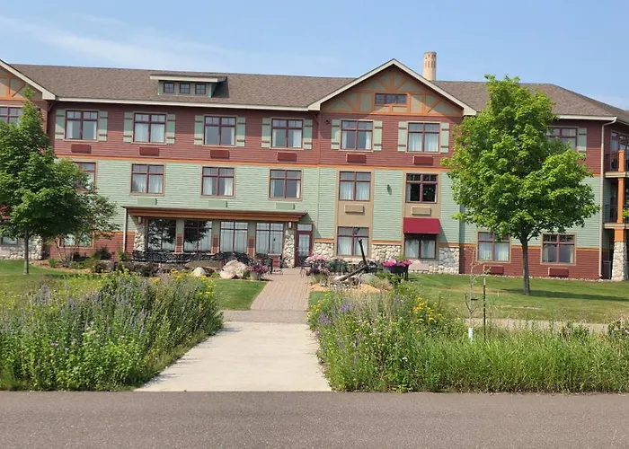 Canal Park Lodge
