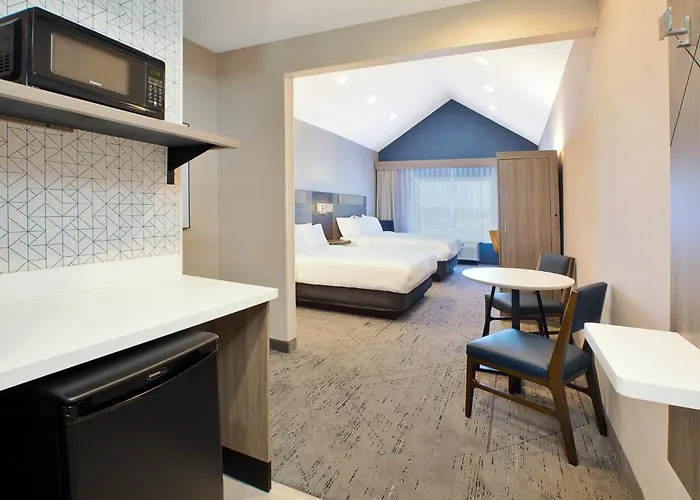 Holiday Inn Express Hotel & Suites Youngstown North-Warren/Niles By Ihg