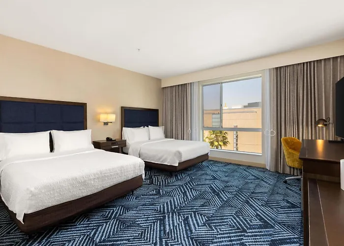 Hampton Inn & Suites Los Angeles - Glendale