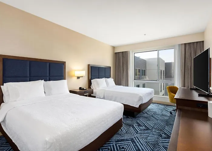 Hampton Inn & Suites Los Angeles - Glendale