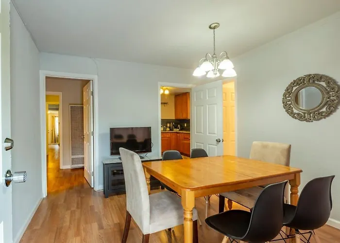 Marbella Lane - 3Br House Dtwn Rwc Parking