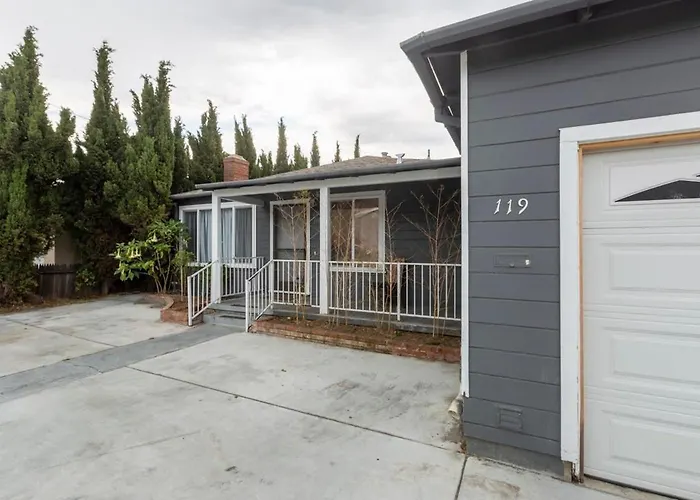 Marbella Lane - 3Br House Dtwn Rwc Parking