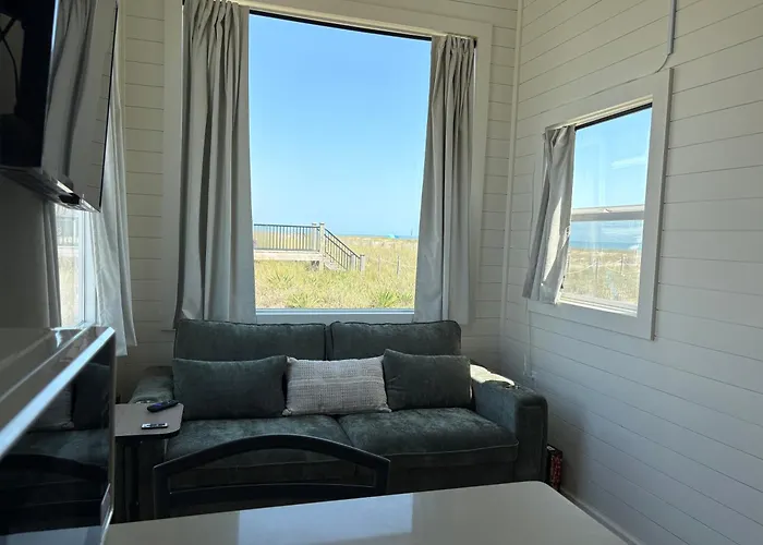 Oceanfront Tiny Retreat, Fall Package With 2 Bikes