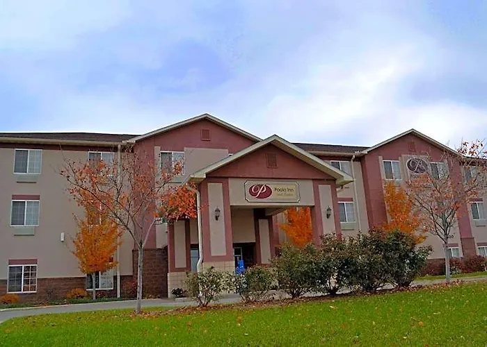 Paola Inn And Suites