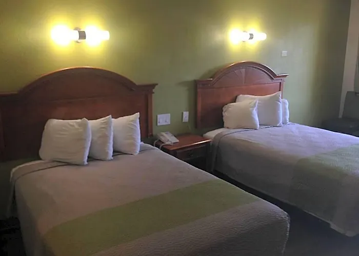 Red Carpet Inn - New Brunswick