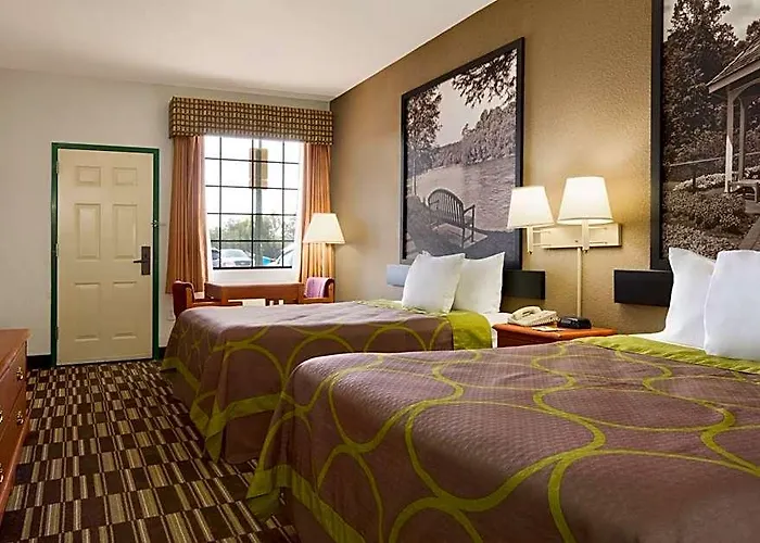 Super 8 By Wyndham Chatsworth/Dalton