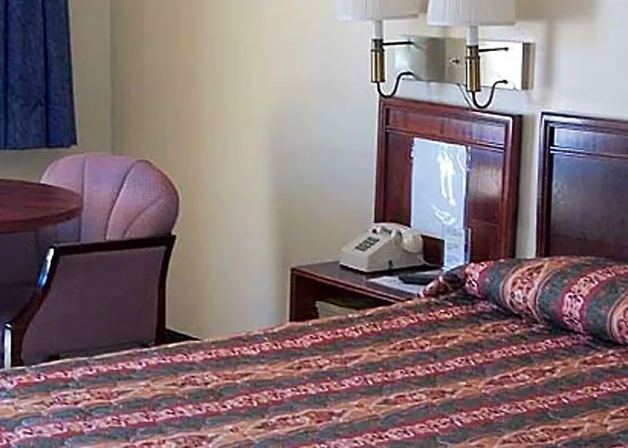 Mohican Little Brown Inn Loudonville
