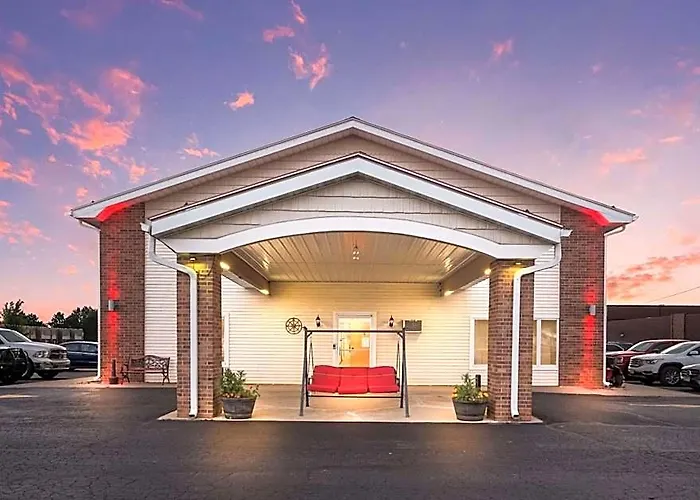 Econo Lodge Inn & Suites Escanaba North