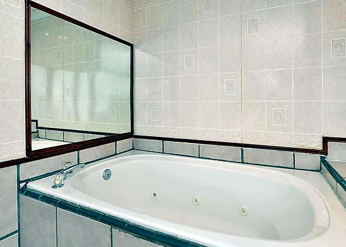 Americas Best Value Inn & Suites Kansas City