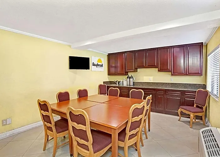 Days Inn By Wyndham Whittier Los Angeles