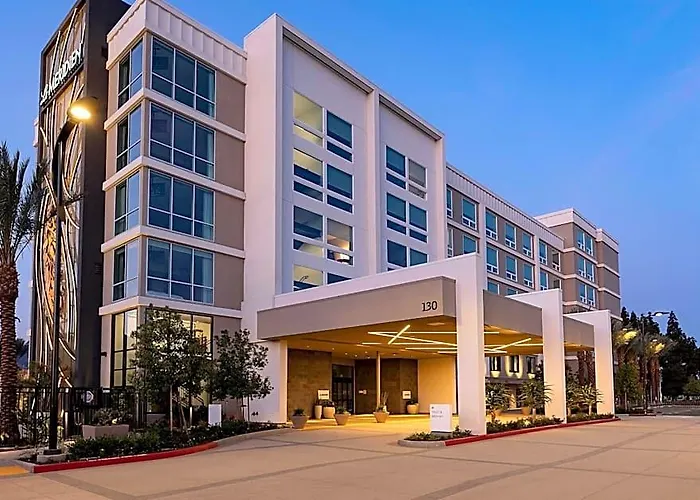 The Santa Anita Inn