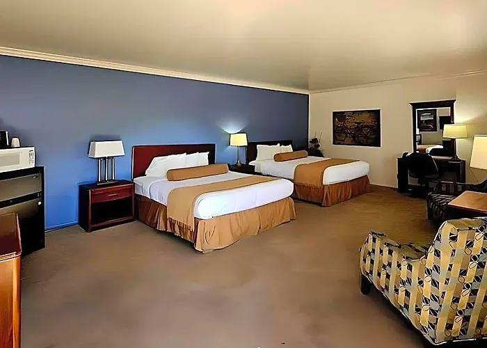 Econo Lodge Inn & Suites Vernal Near Dinosaur Monument