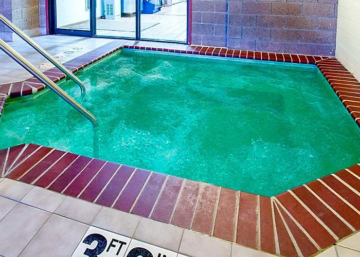 Days Inn By Wyndham Sheboygan/The Falls