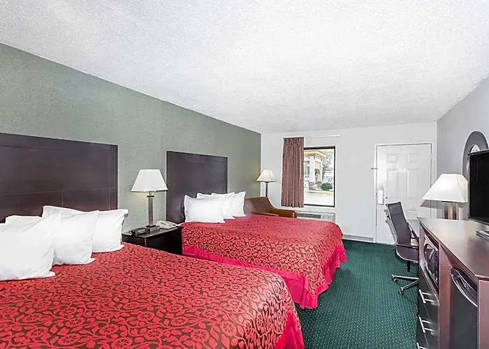 Days Inn By Wyndham Hendersonville