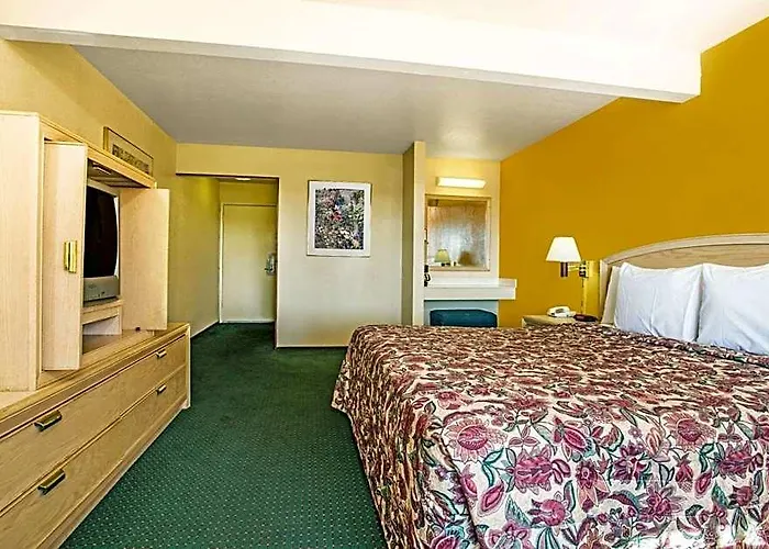 Travelodge By Wyndham Turlock