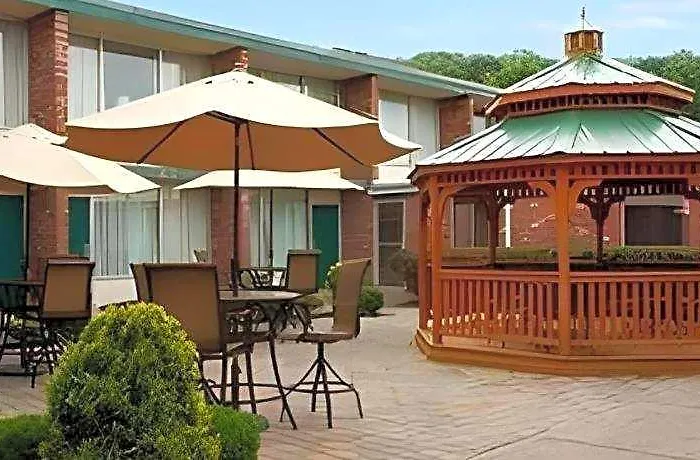 Days Inn By Wyndham Butler Conference Center