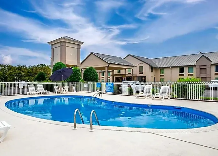 Comfort Inn Petersburg Fort Lee Area