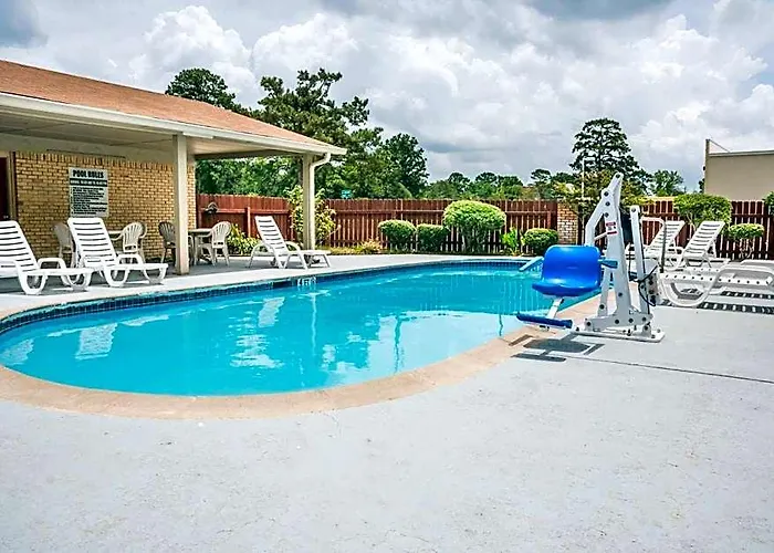 Days Inn By Wyndham Bastrop