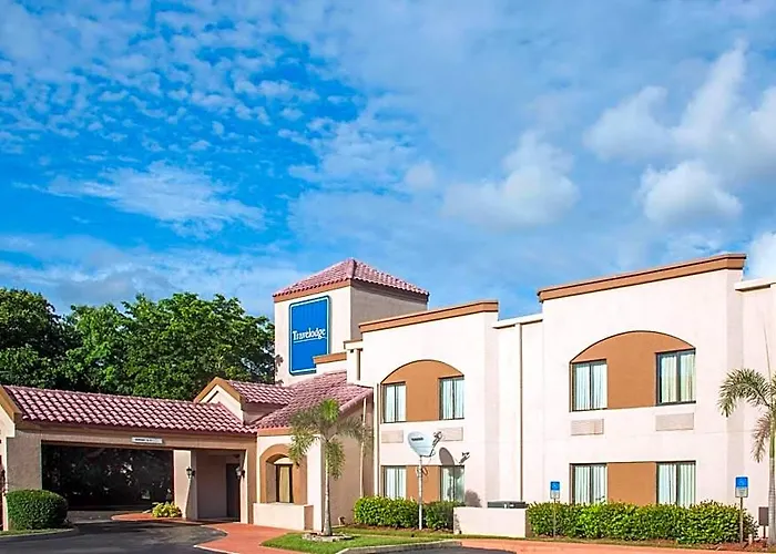 Travelodge By Wyndham Fort Myers Airport