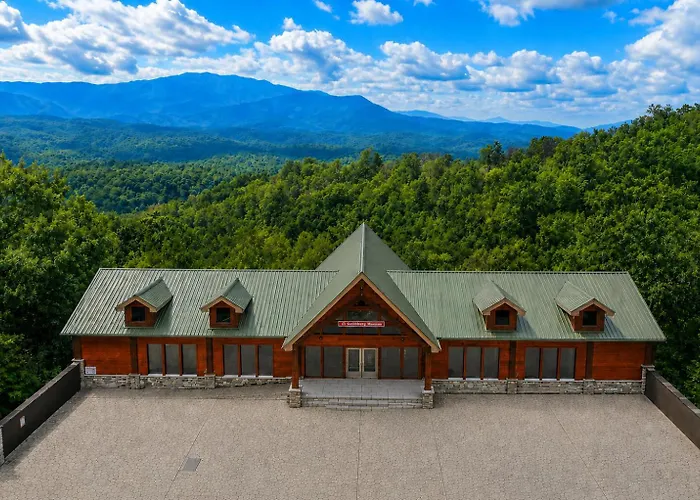 Gatlinburg Mansion Cabin