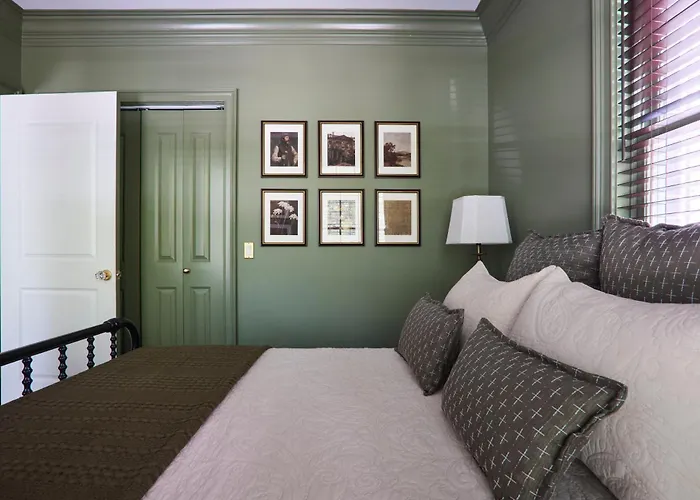 Beautiful 3Bed Townhome In Historic Downtown Savannah