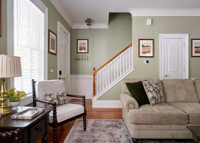 Beautiful 3Bed Townhome In Historic Downtown Savannah