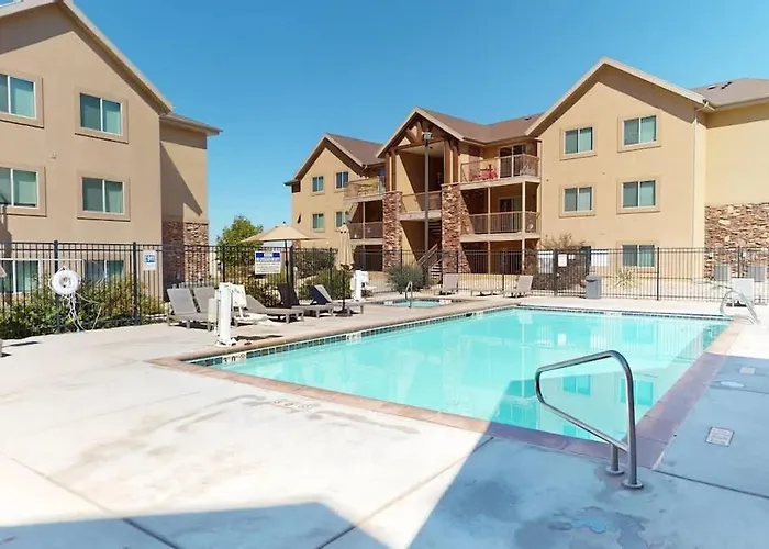 Red Cliff Condos #3E