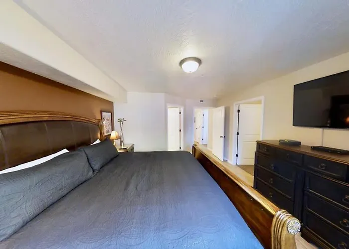 Red Cliff Condos #1B