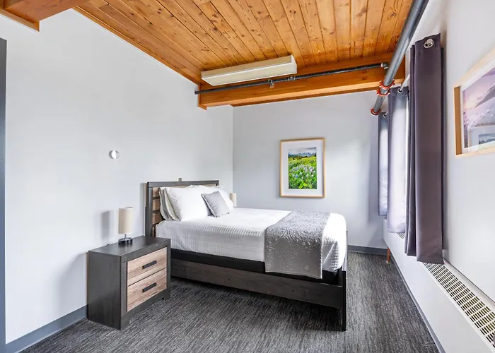 Seward Adventure Lodge